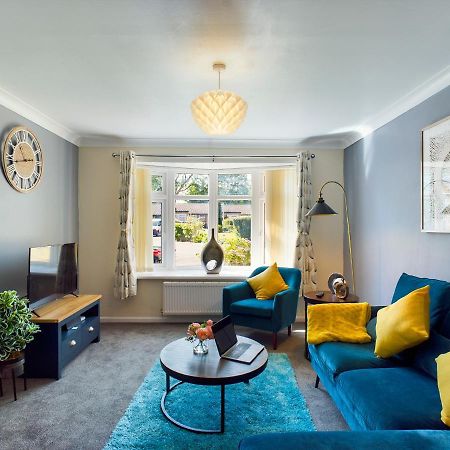 247 Serviced Accommodation In Telford- 3Br House Екстер'єр фото