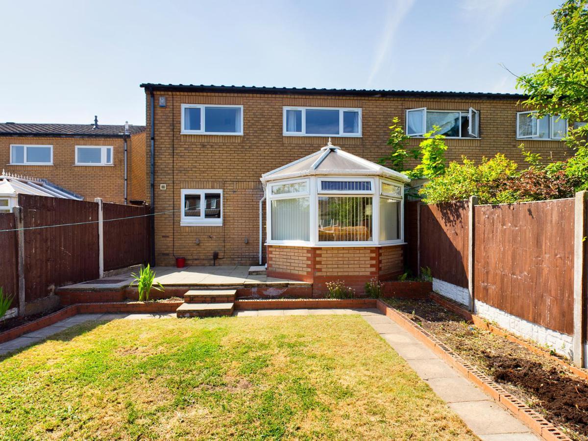 247 Serviced Accommodation In Telford- 3Br House Екстер'єр фото